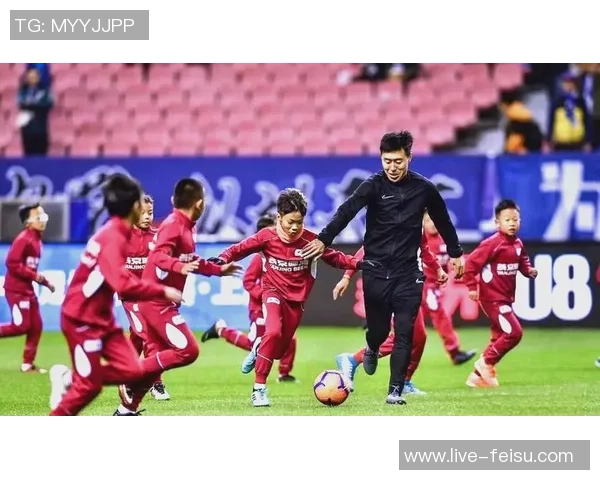 2010年申花与鲁能激战回顾：经典对决中的精彩瞬间与战术分析