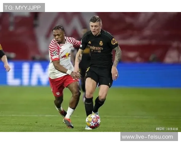 克罗斯在足球历史上的传奇之路与未来发展展望